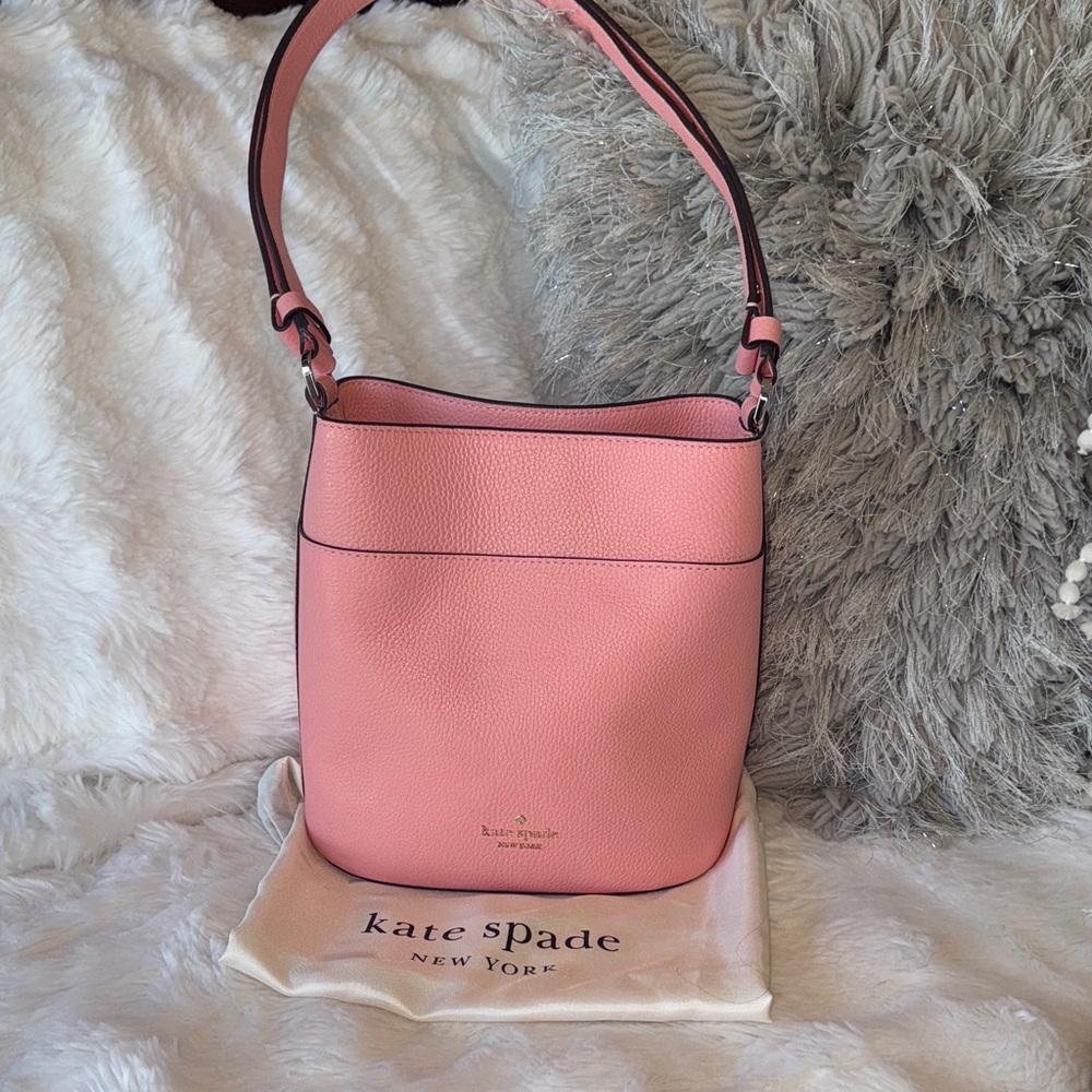 Kate Spade Leila bucket bag